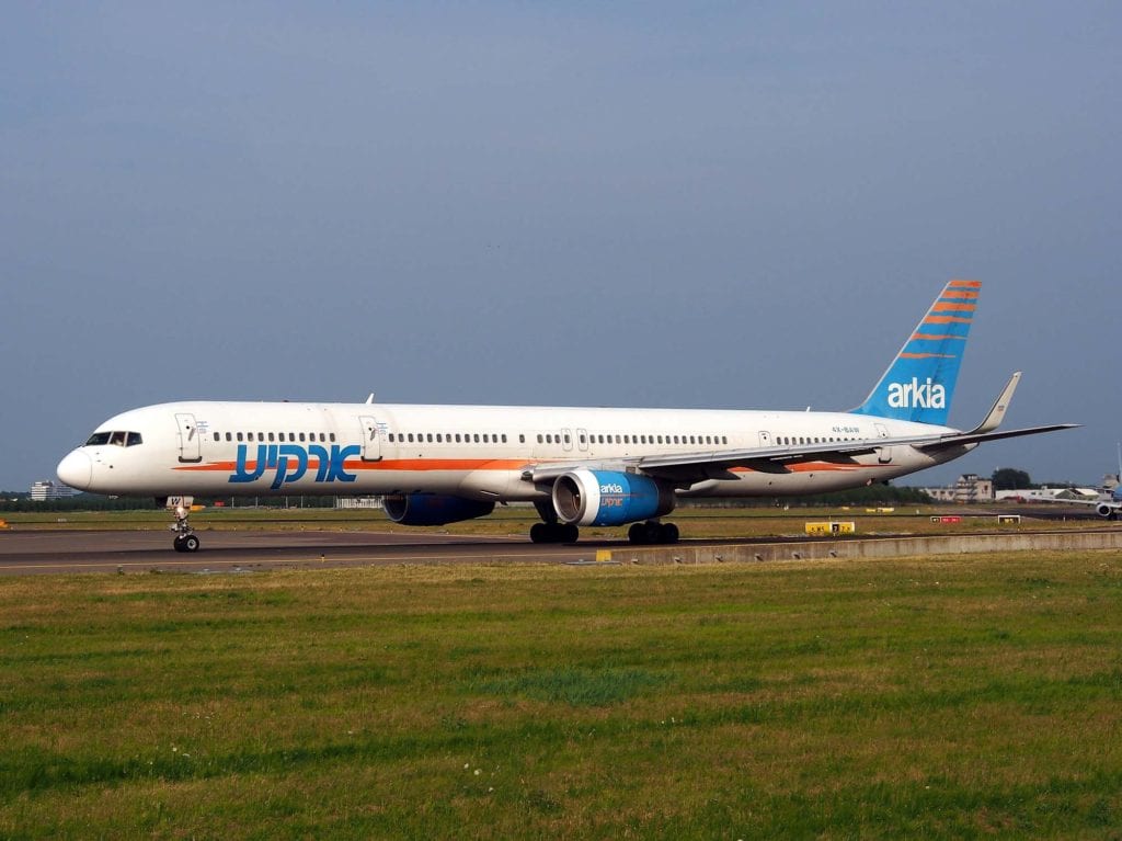 boeing 757 lightning strike